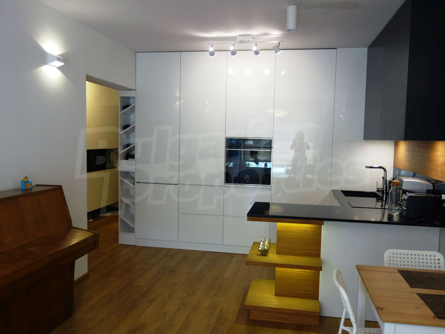 Gallery Picture 6