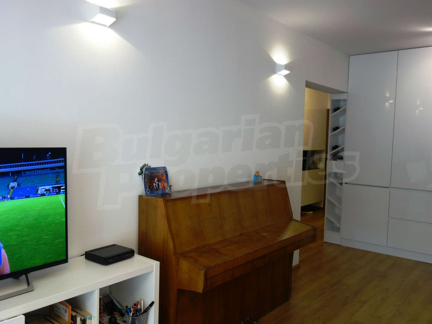 Gallery Picture 9