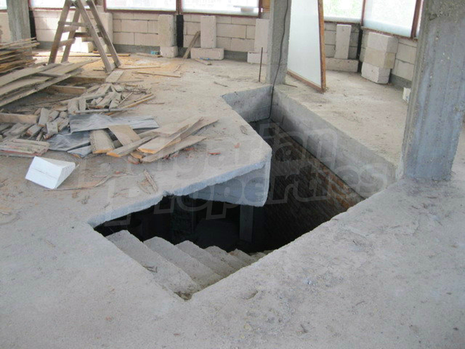 Gallery Picture 33
