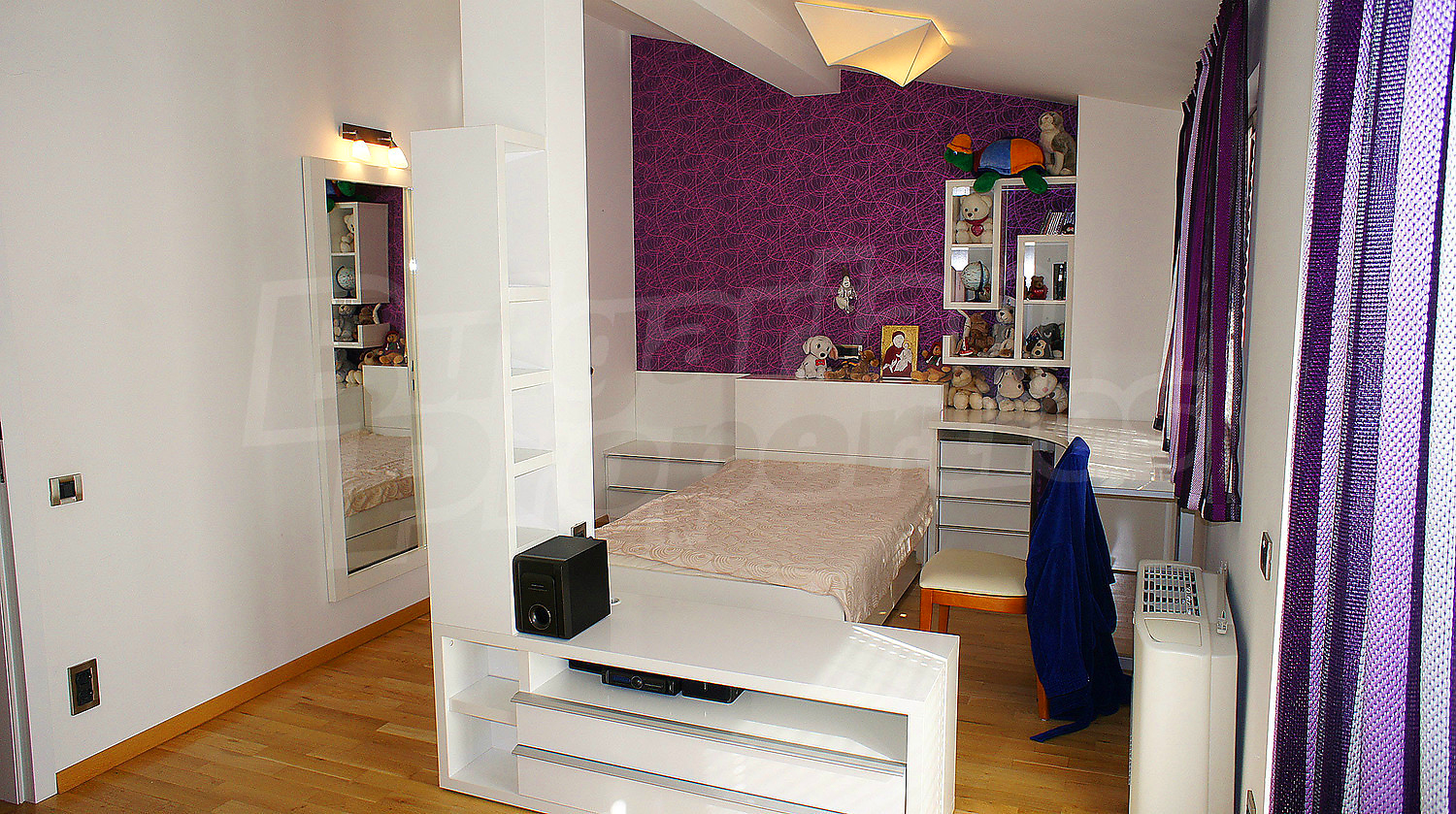 Gallery Picture 22