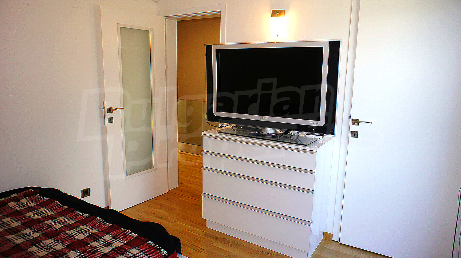 Gallery Picture 28