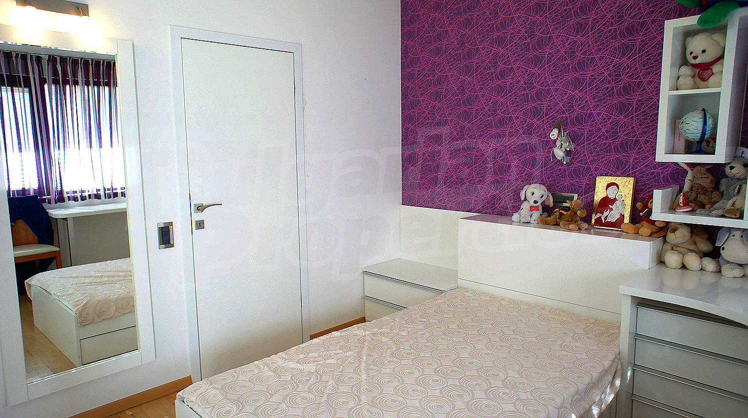 Gallery Picture 36