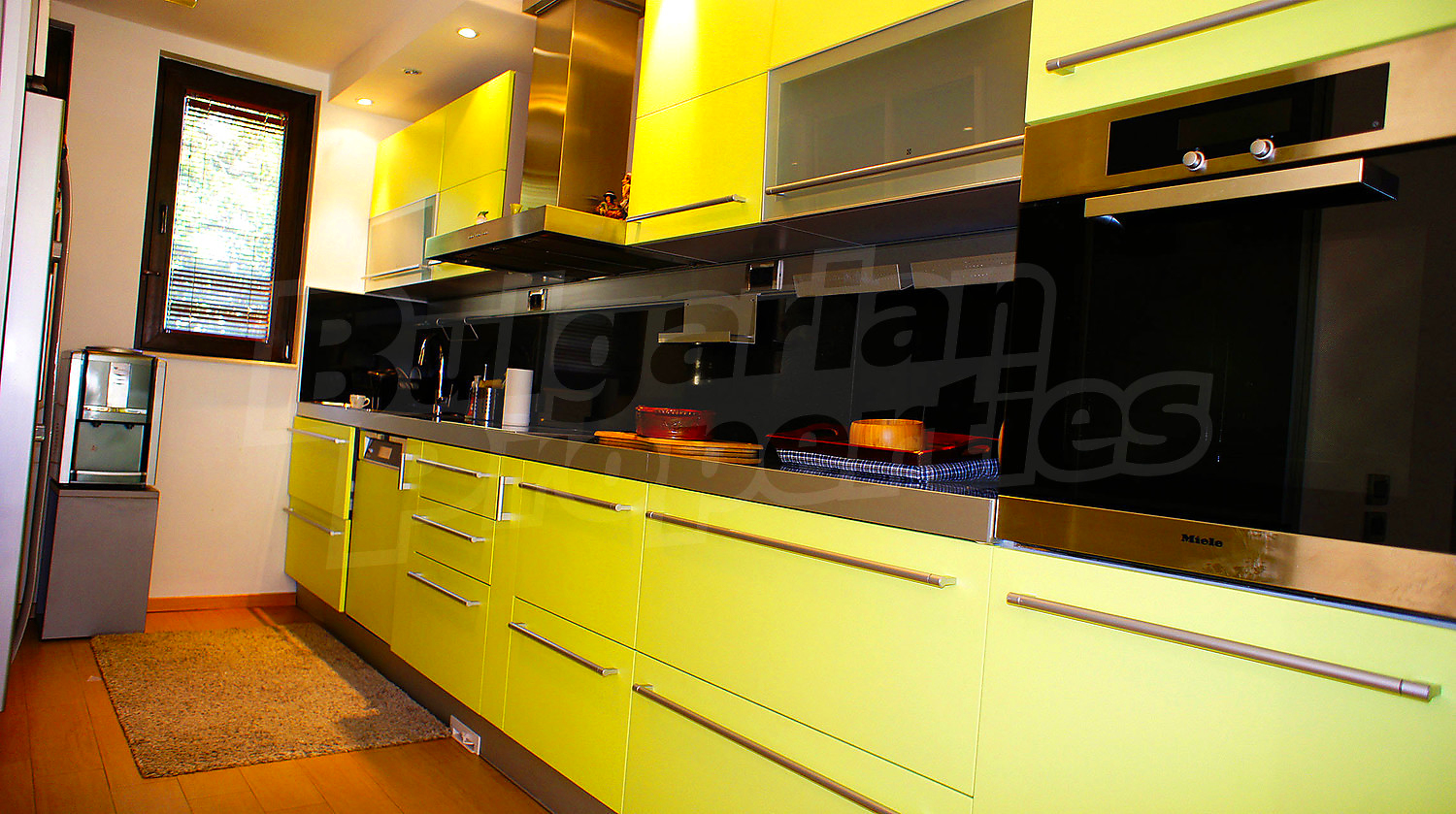 Gallery Picture 8