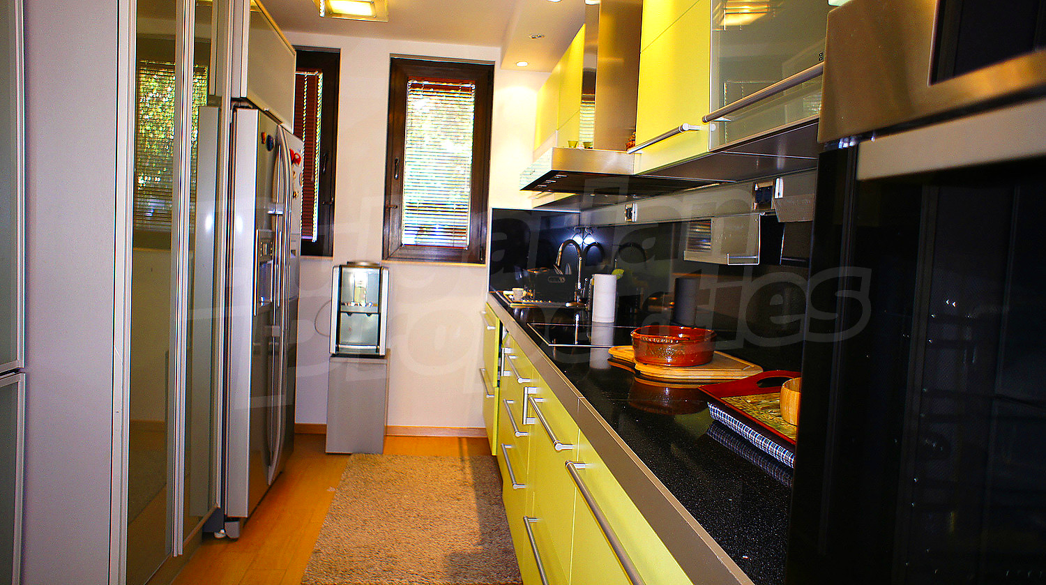 Gallery Picture 9