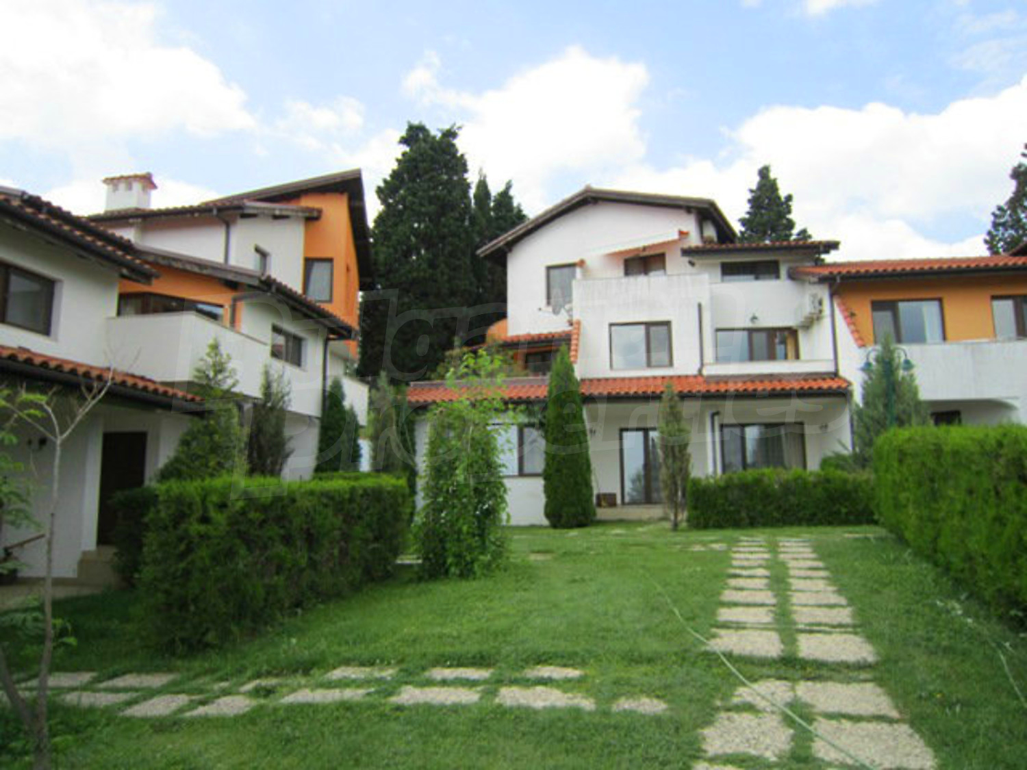Townhouse for sale in Villa San Marco in Kranevo, Baltata nature