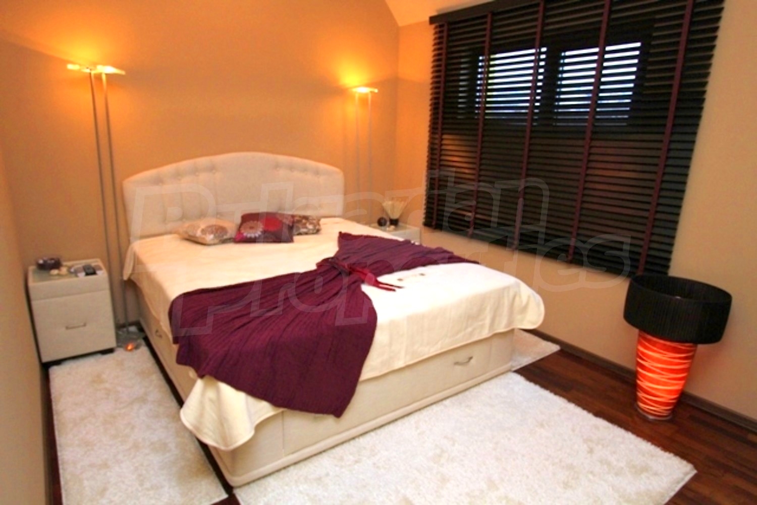 Gallery Picture 28