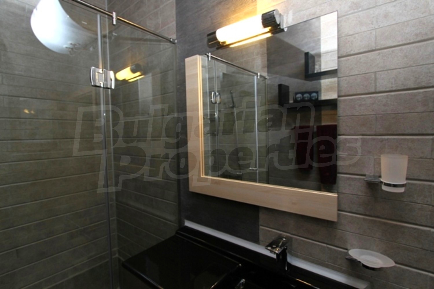 Gallery Picture 35