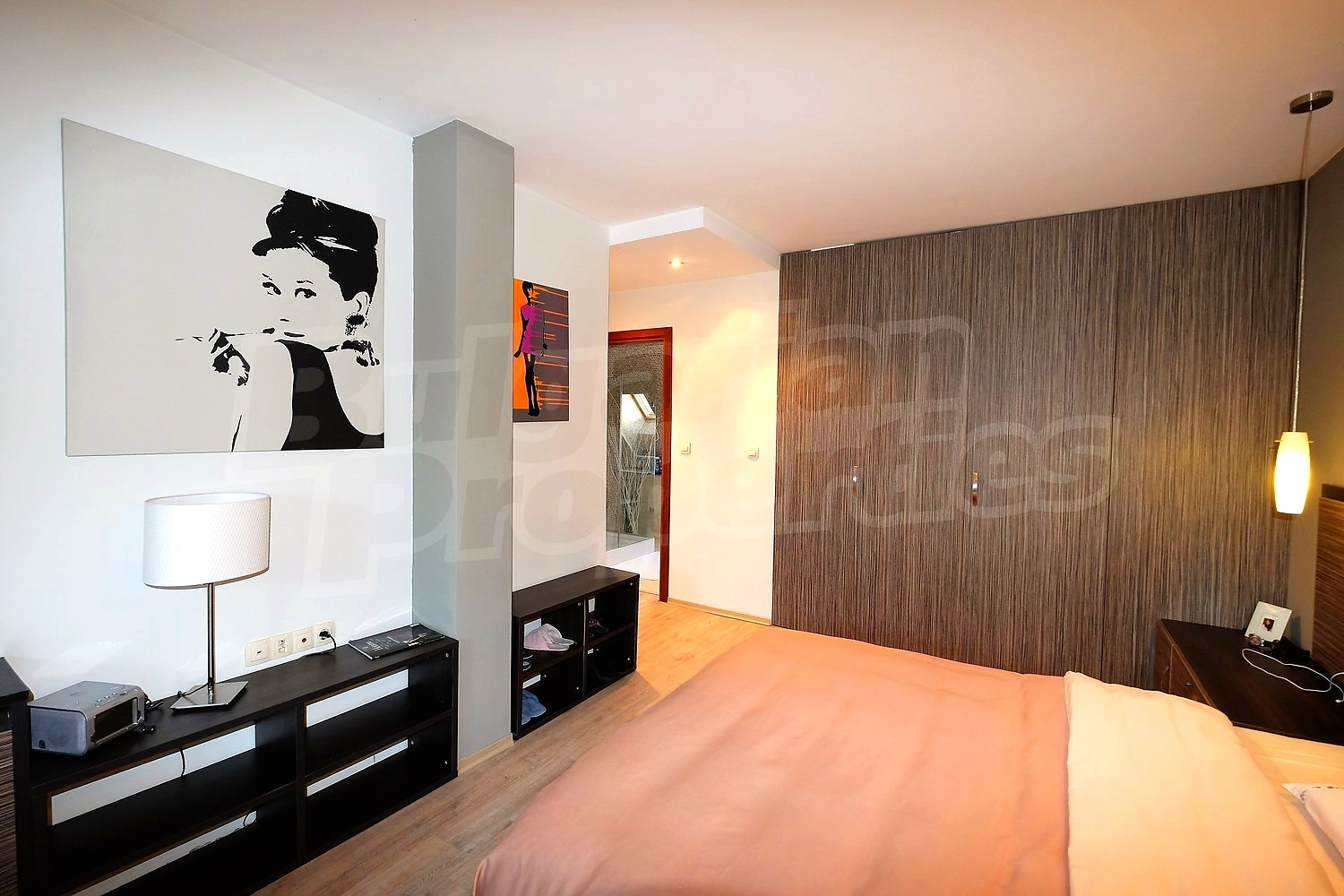 Gallery Picture 13