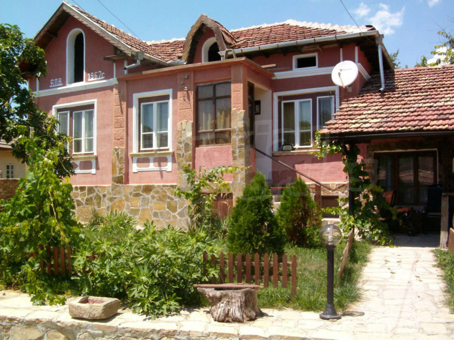 House for sale in Gorna Lipnitsa, Bulgaria. Fully renovated and