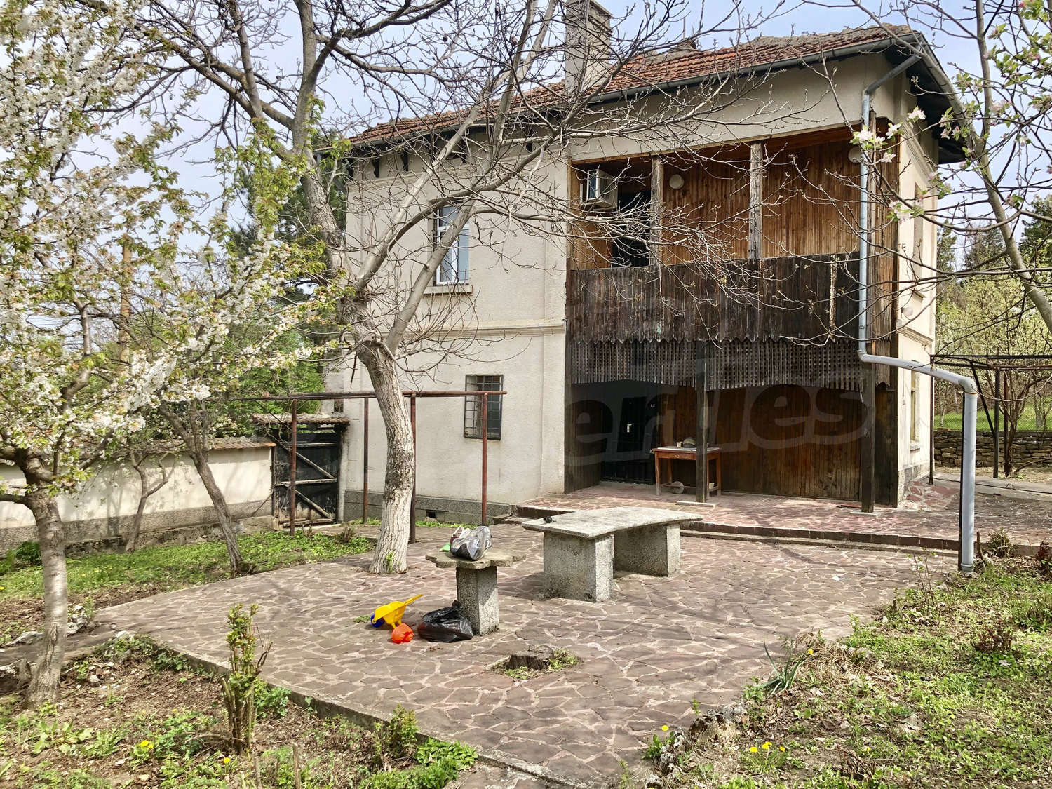 House for sale near Lukovit, Bulgaria. Two-storey house 10 km away from ...