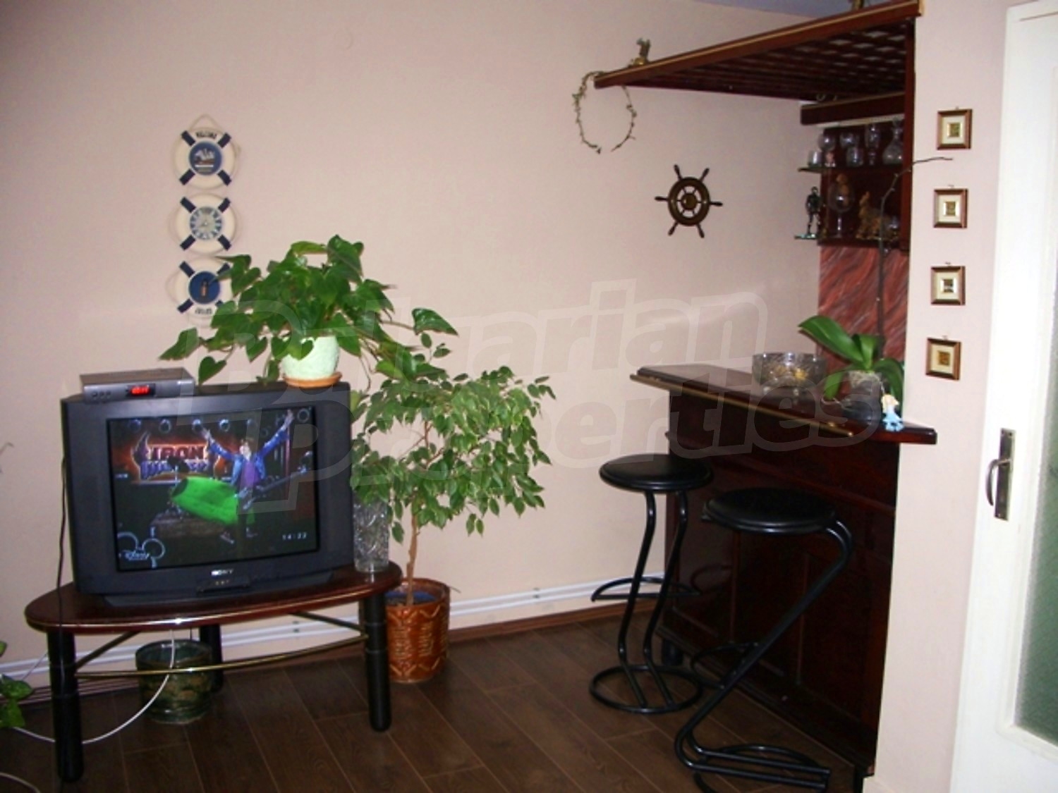 Gallery Picture 10