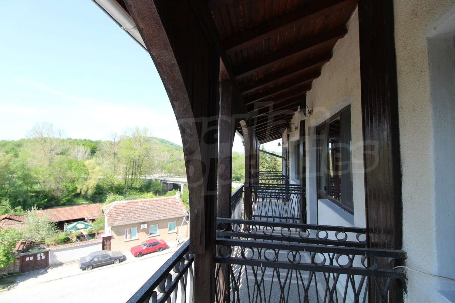 Gallery Picture 35