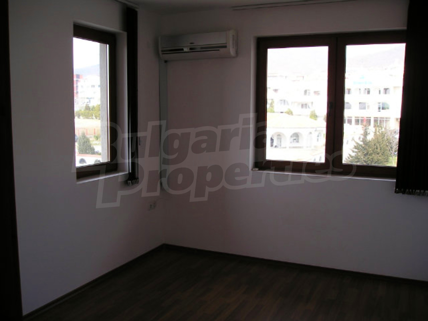 Gallery Picture 13