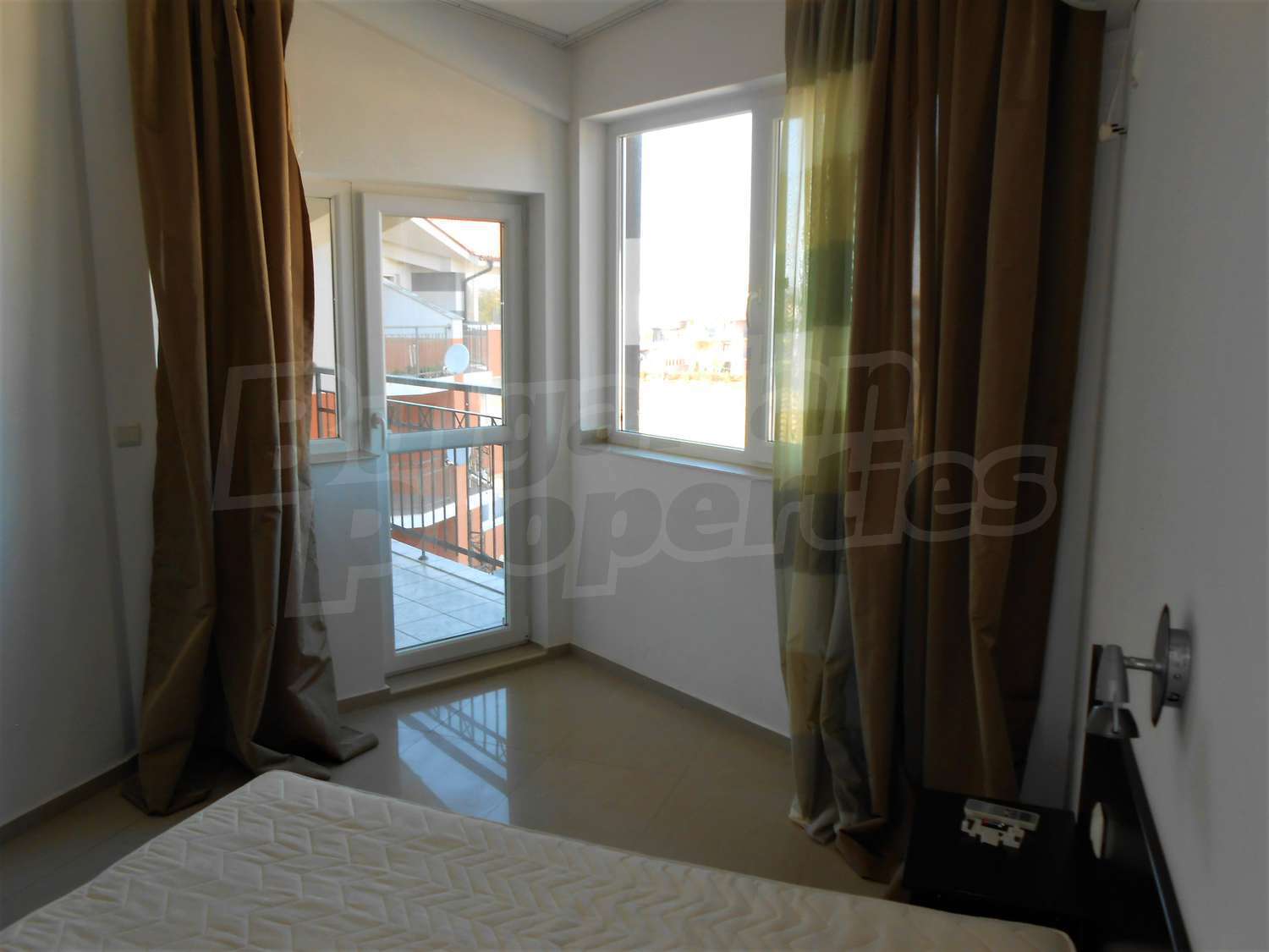 Gallery Picture 10