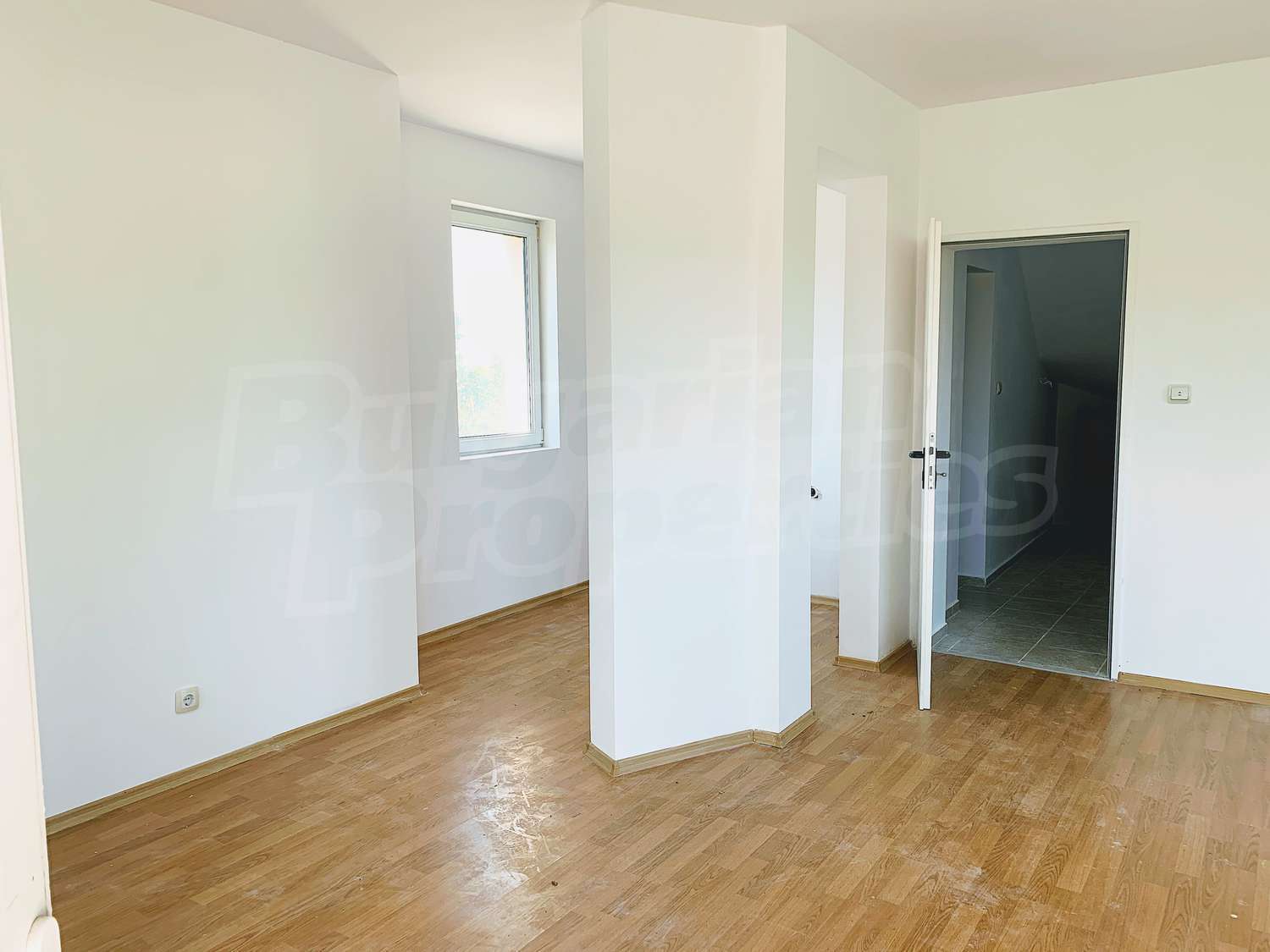 Gallery Picture 8