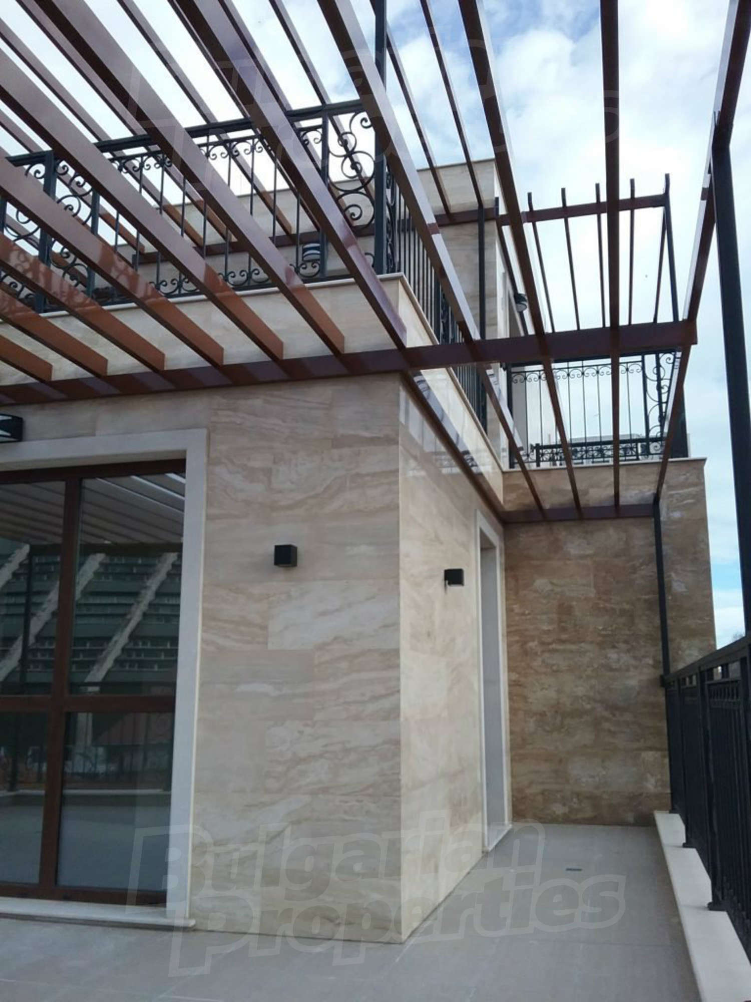 Gallery Picture 8