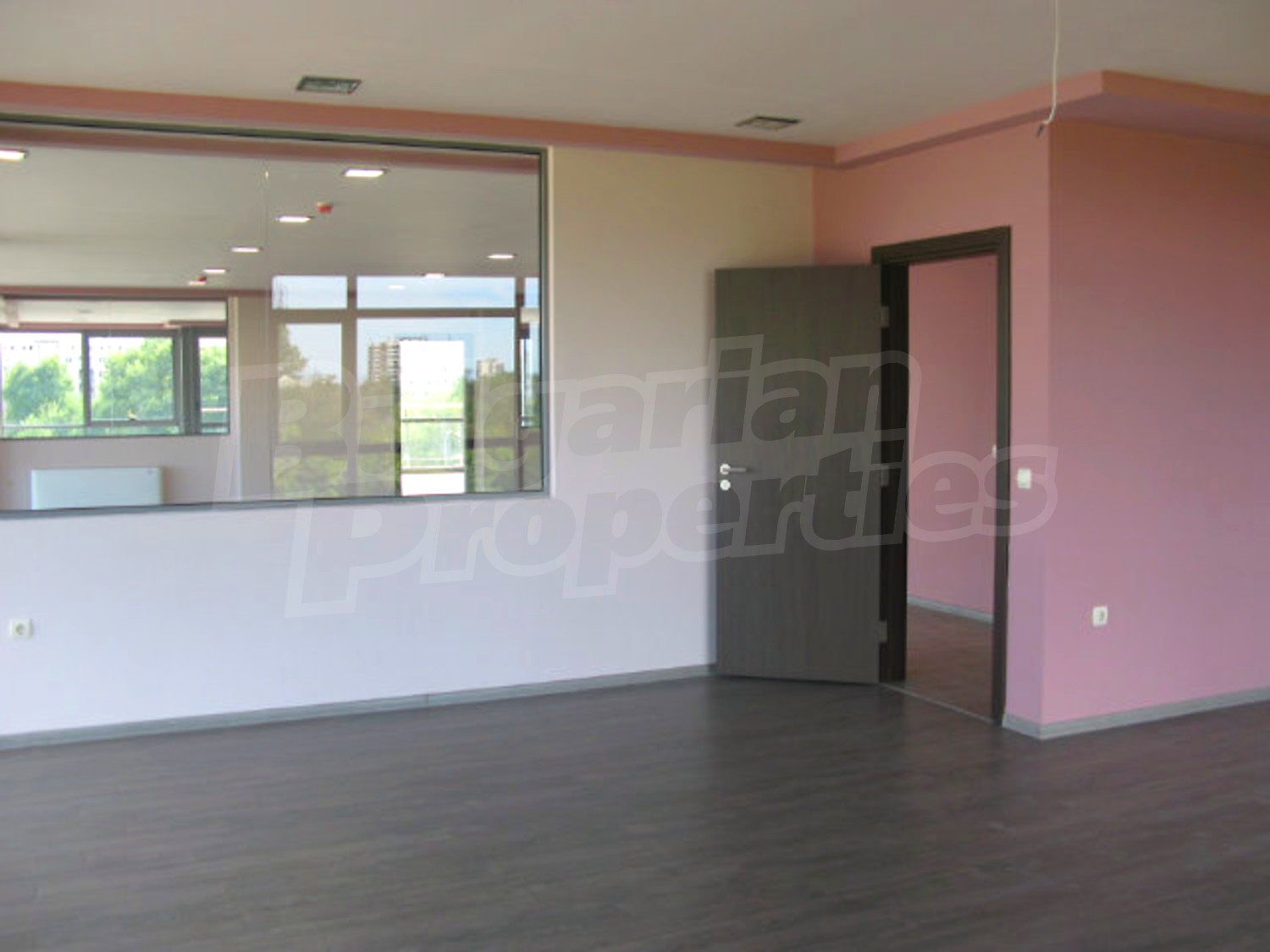 Gallery Picture 4