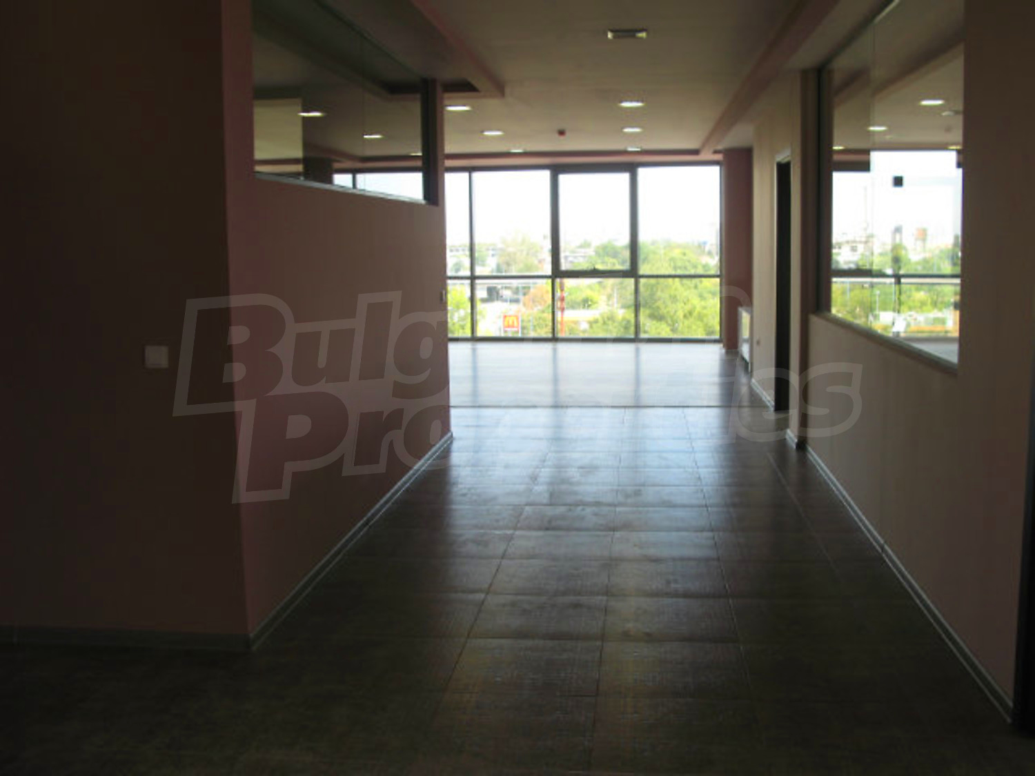 Gallery Picture 6