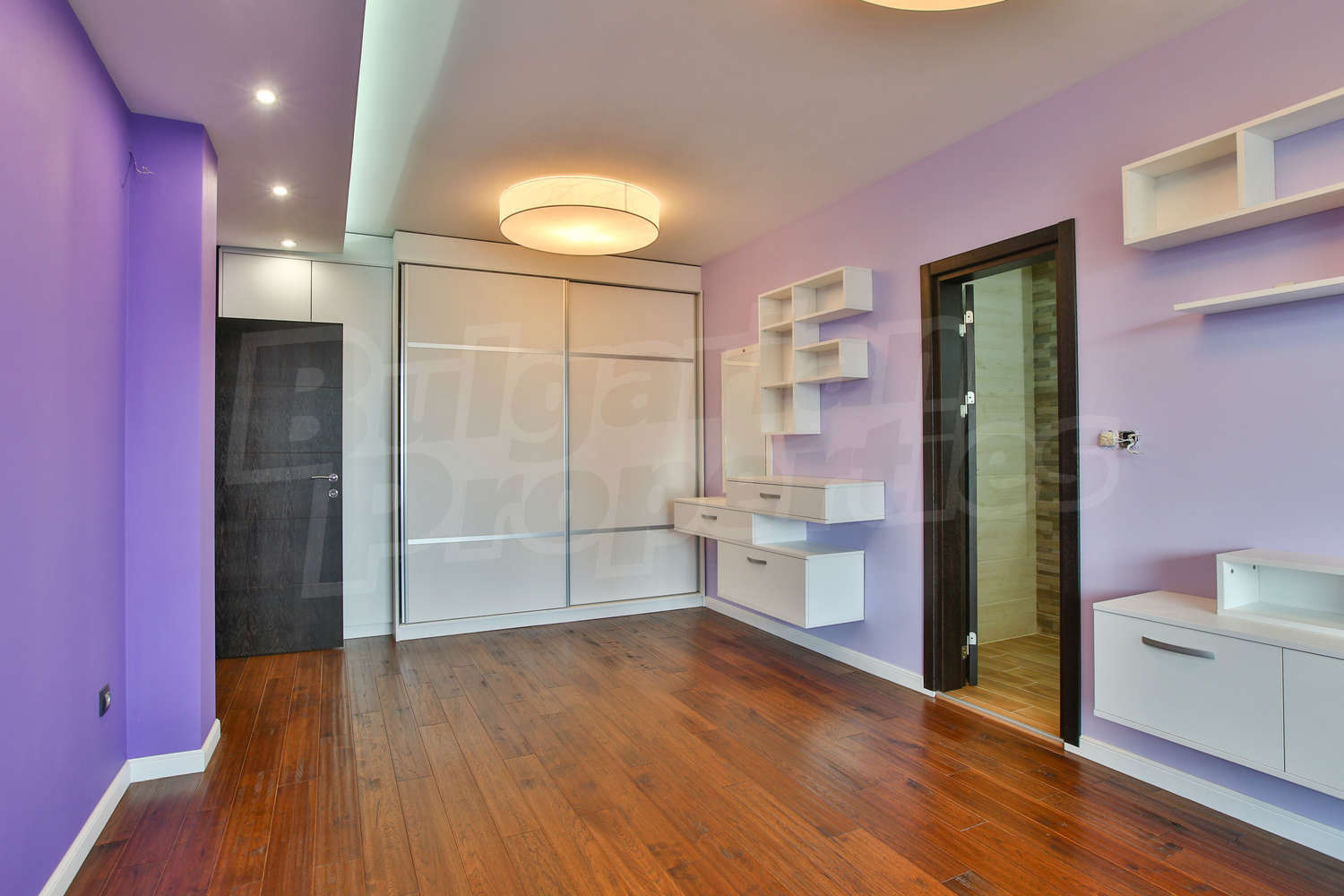 Gallery Picture 12