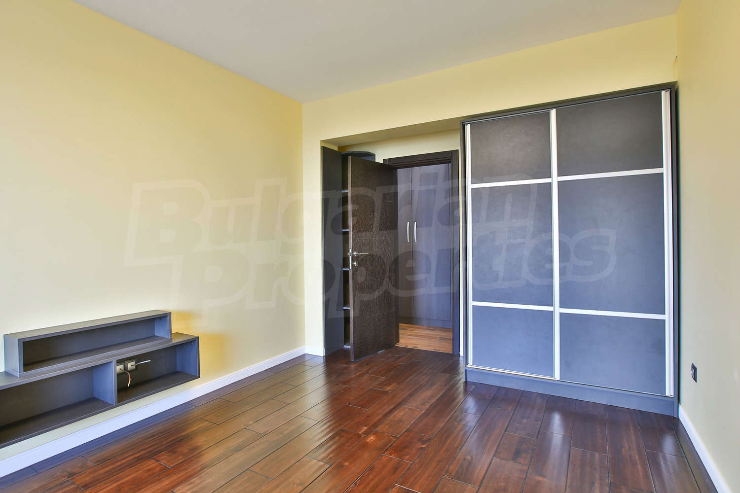 Gallery Picture 16