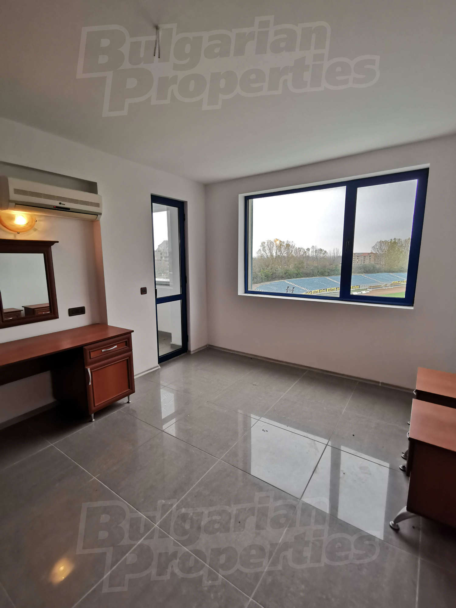 Gallery Picture 16