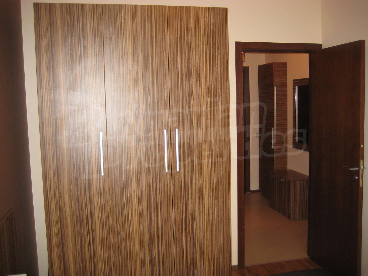 Gallery Picture 10