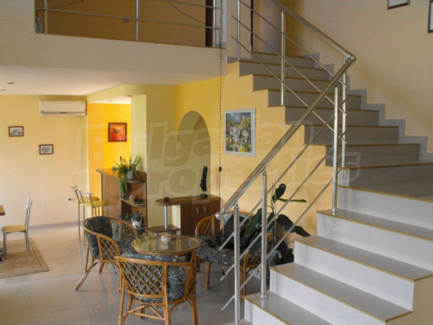 Gallery Picture 10