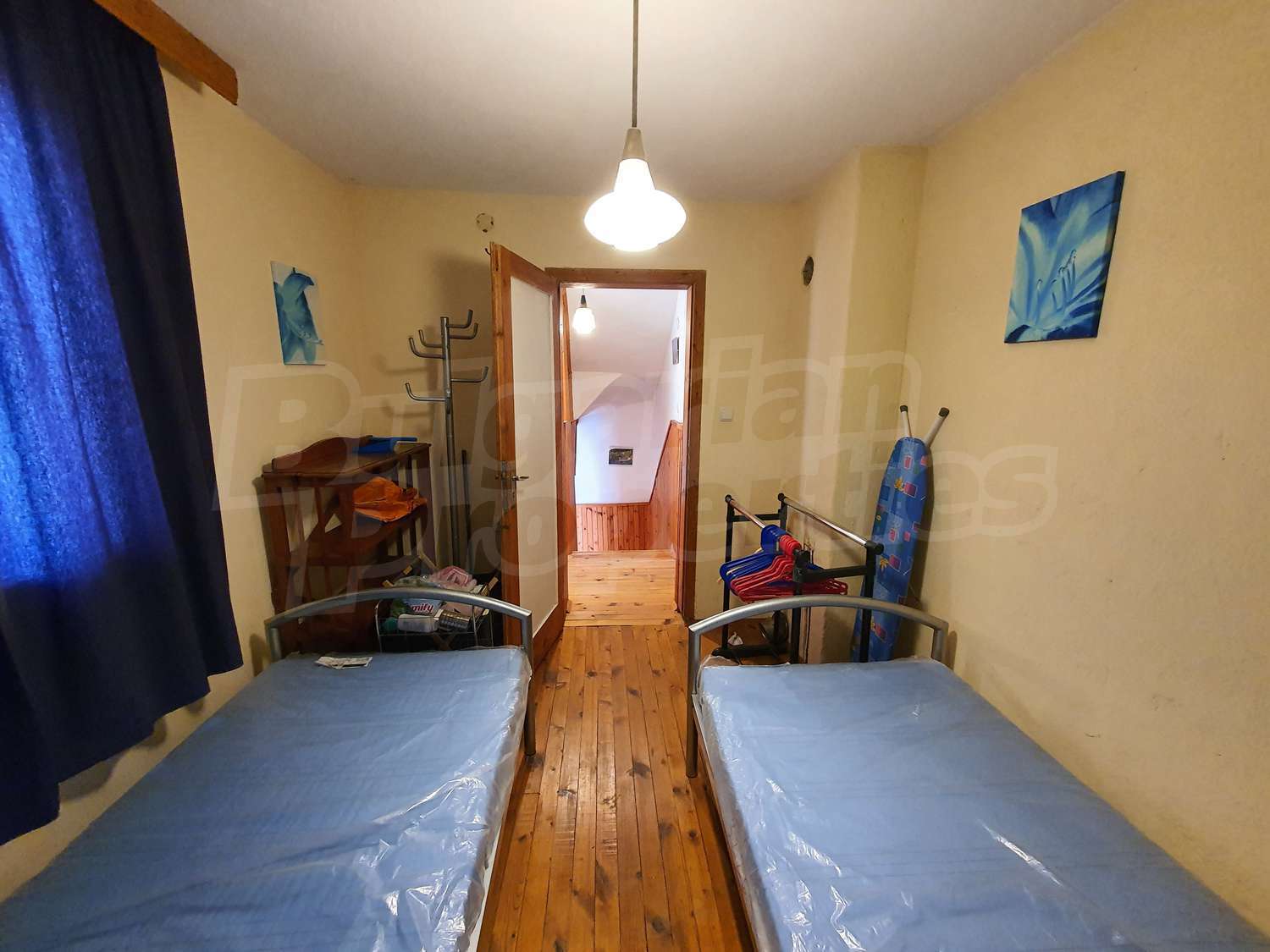 Gallery Picture 37