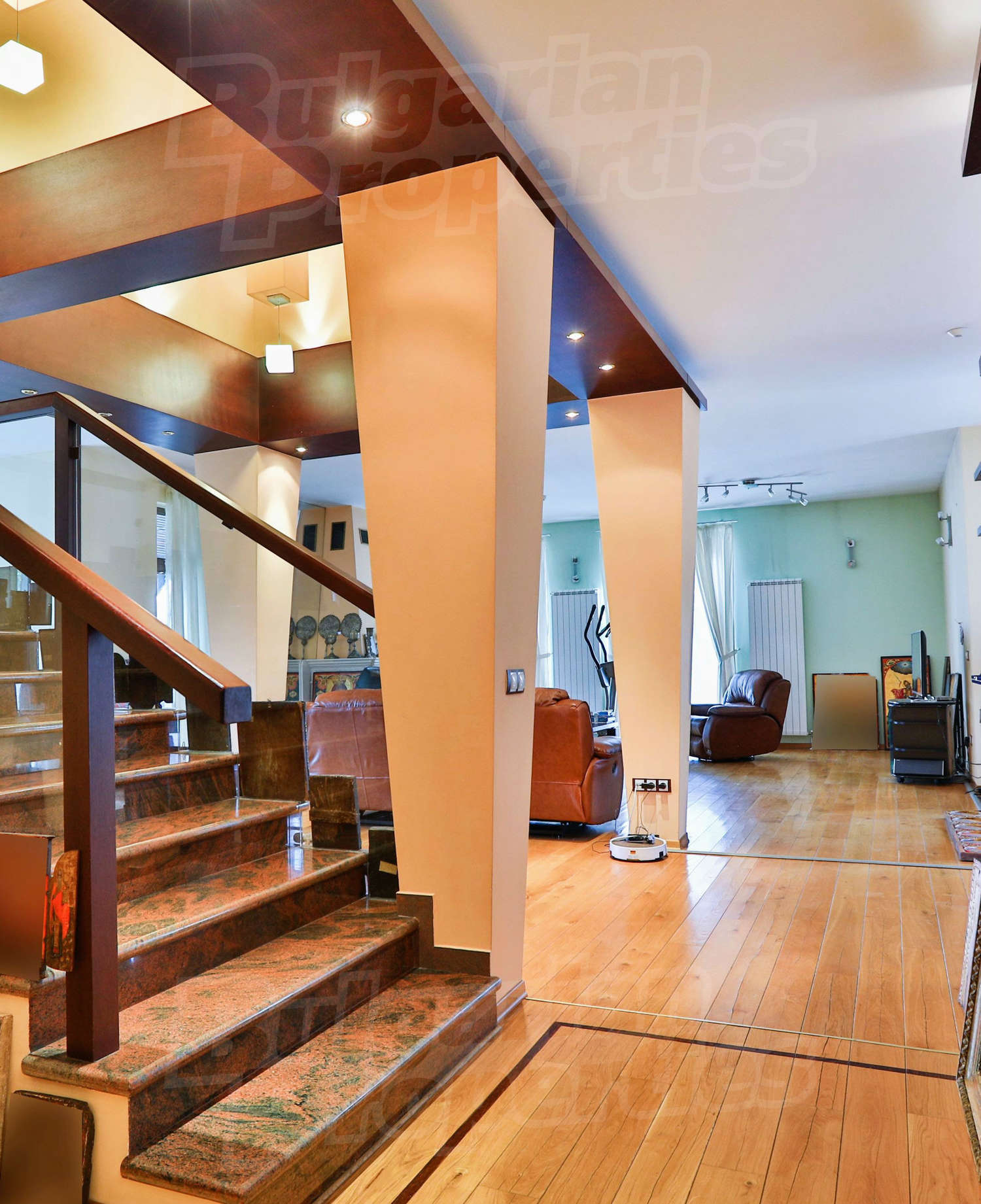 Gallery Picture 9