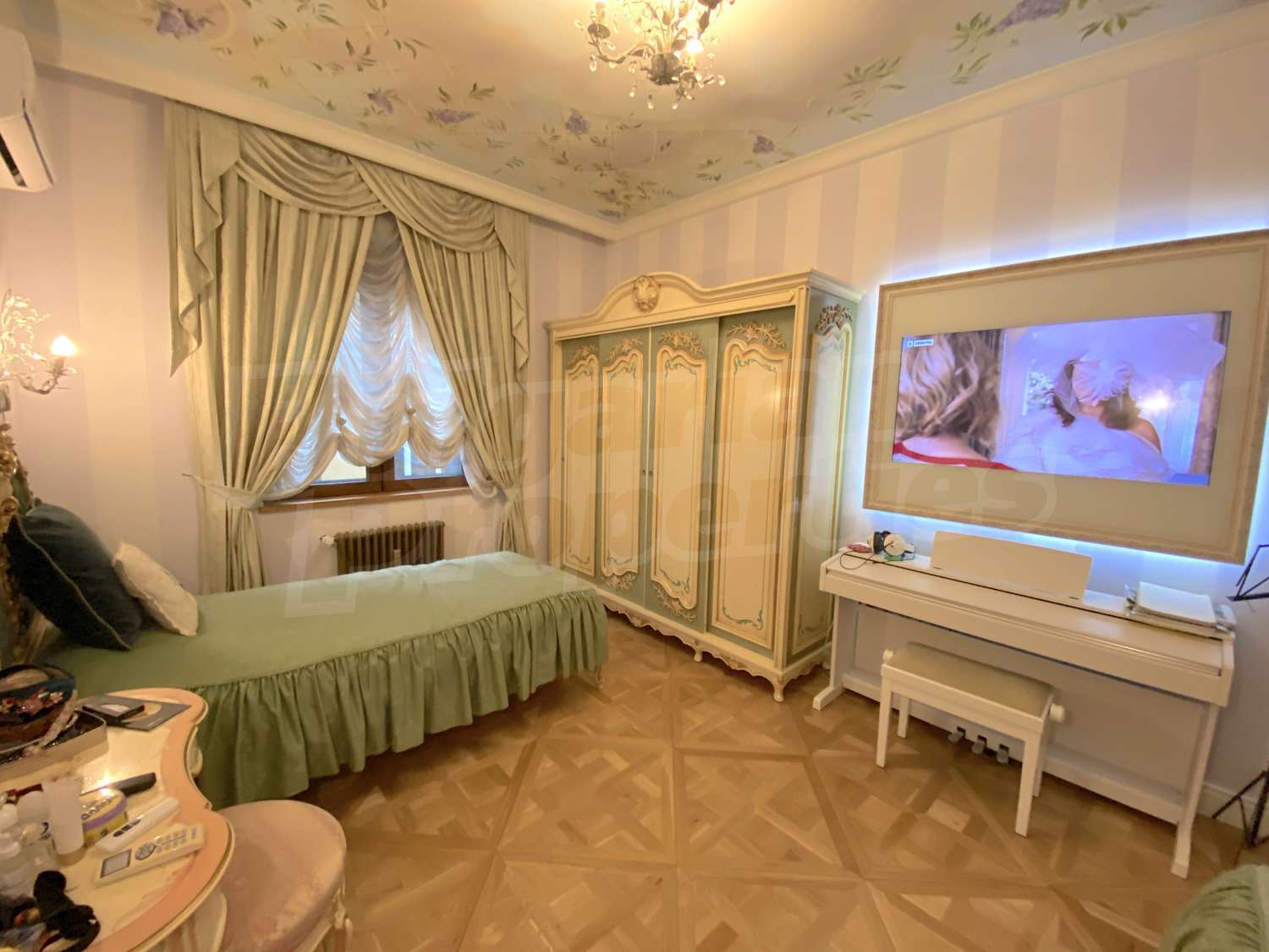 Gallery Picture 34