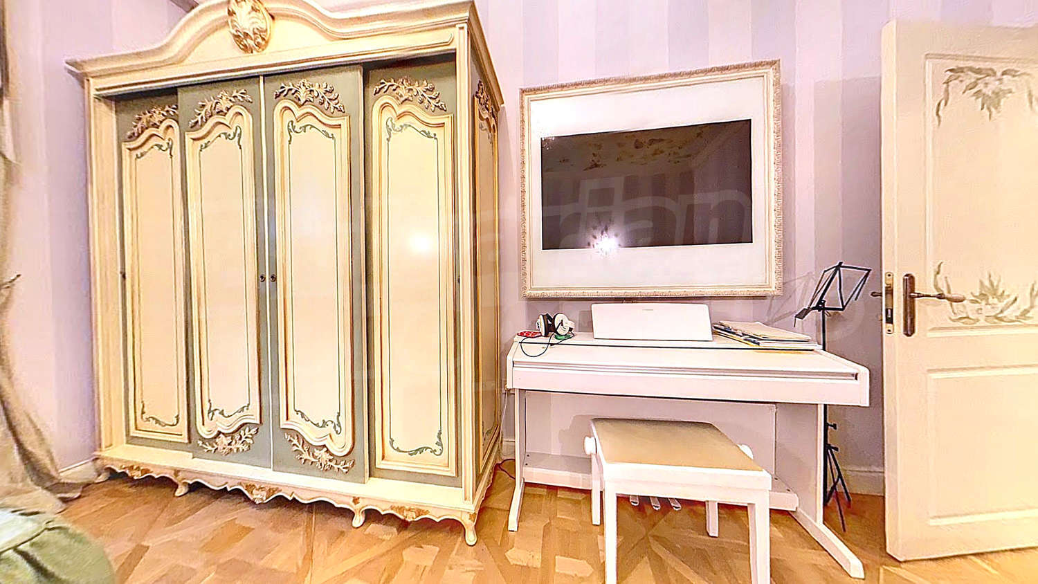 Gallery Picture 11