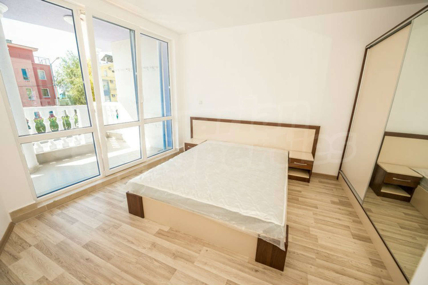 Gallery Picture 10