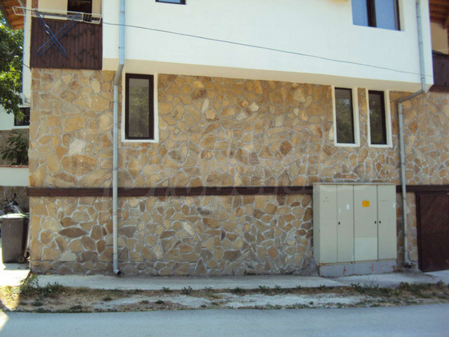 Gallery Picture 12