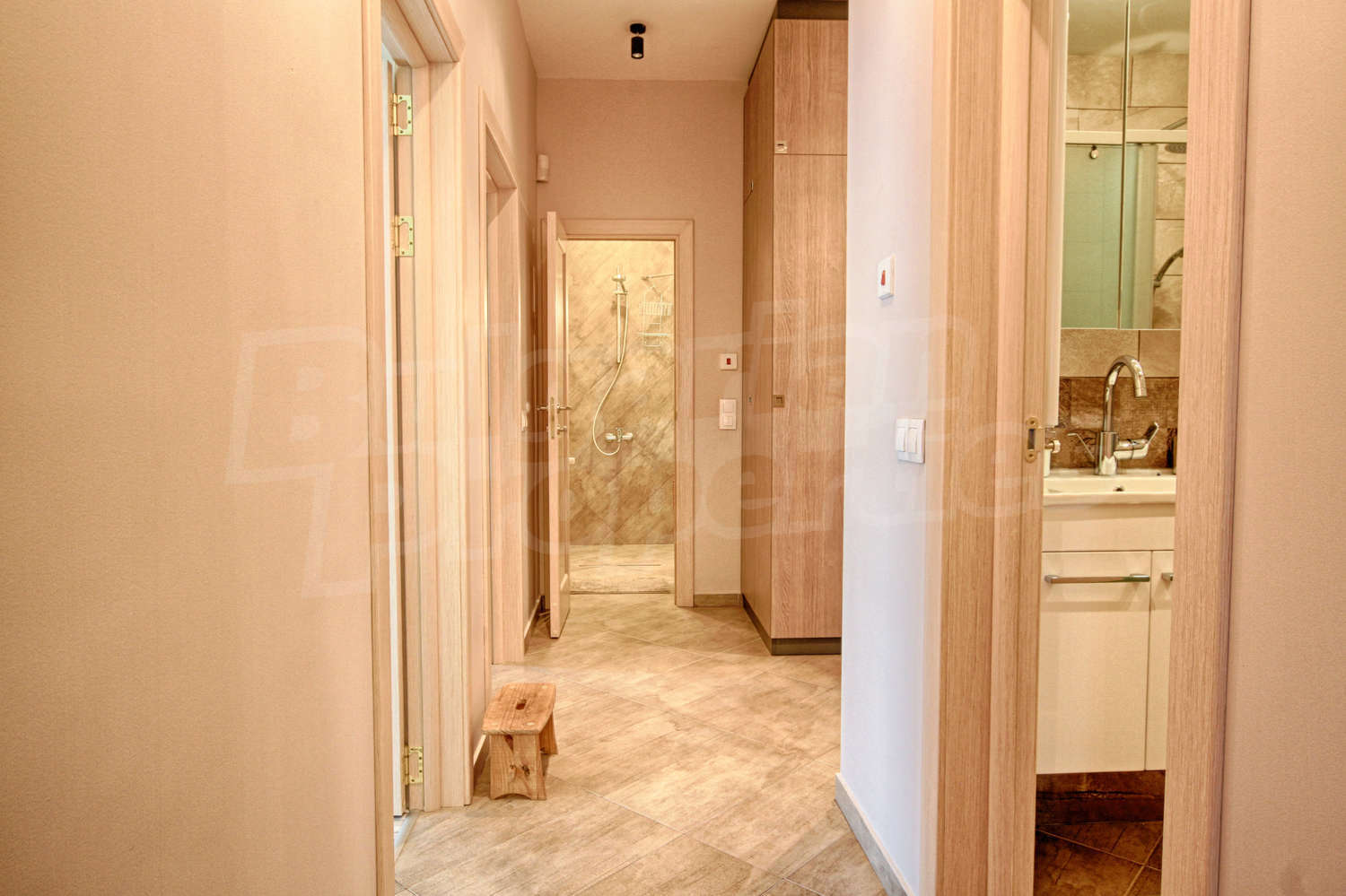 Gallery Picture 10