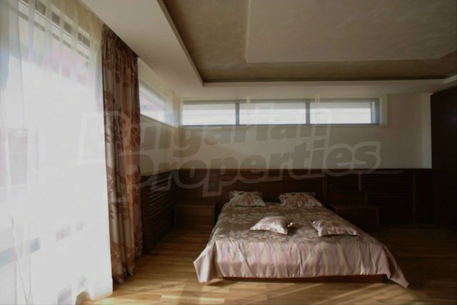 Gallery Picture 23