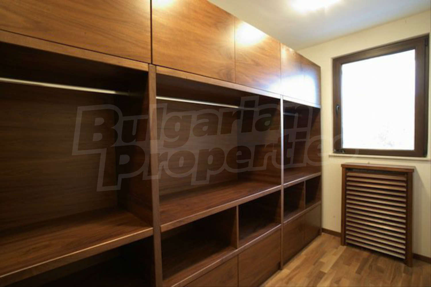Gallery Picture 28