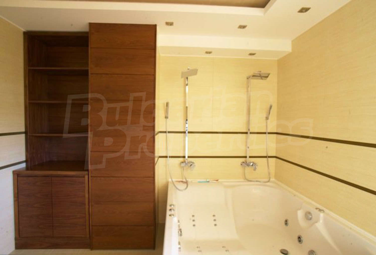 Gallery Picture 35