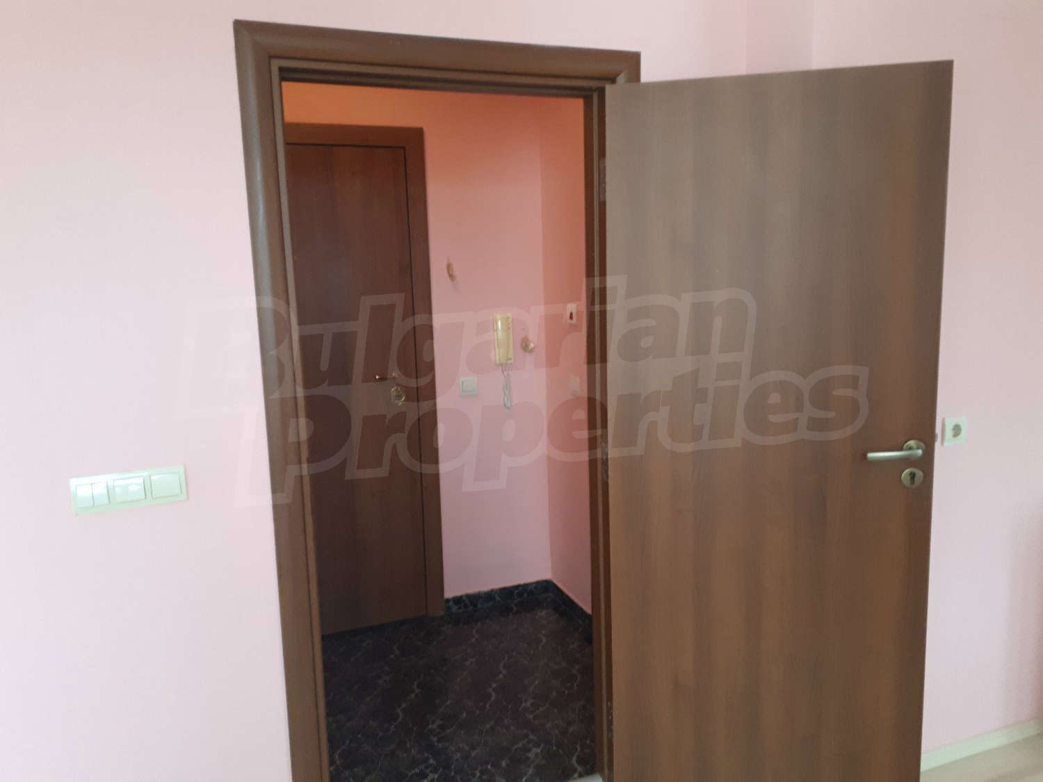 Gallery Picture 6