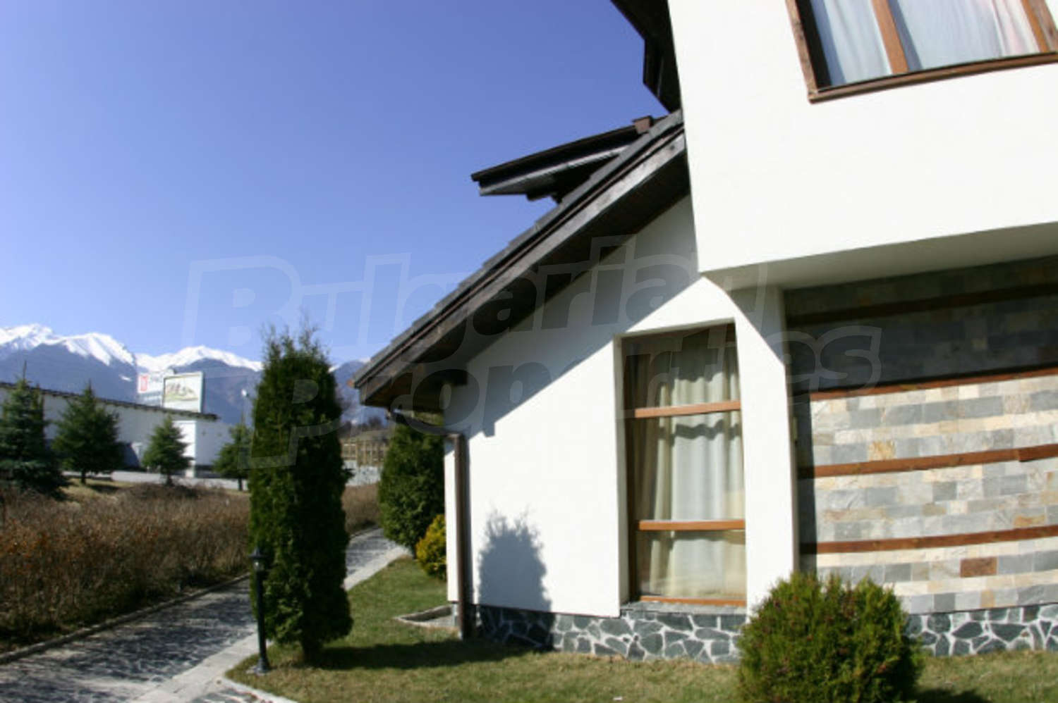 Gallery Picture 6