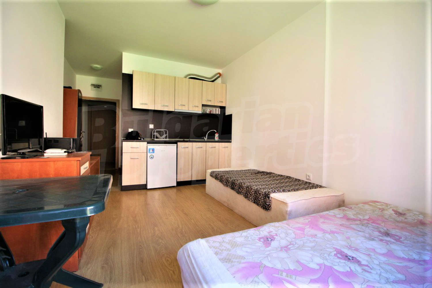 Gallery Picture 6