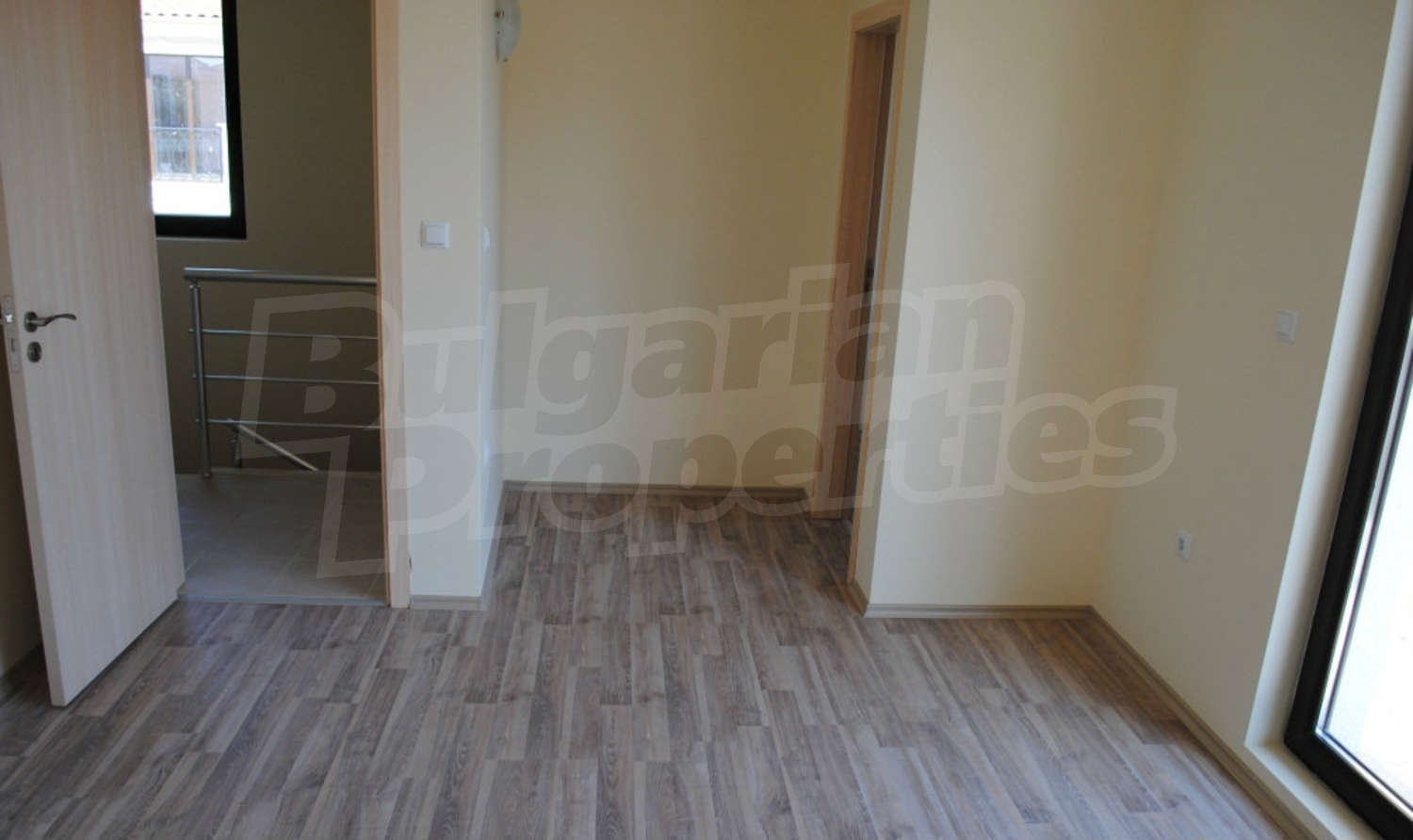Gallery Picture 17
