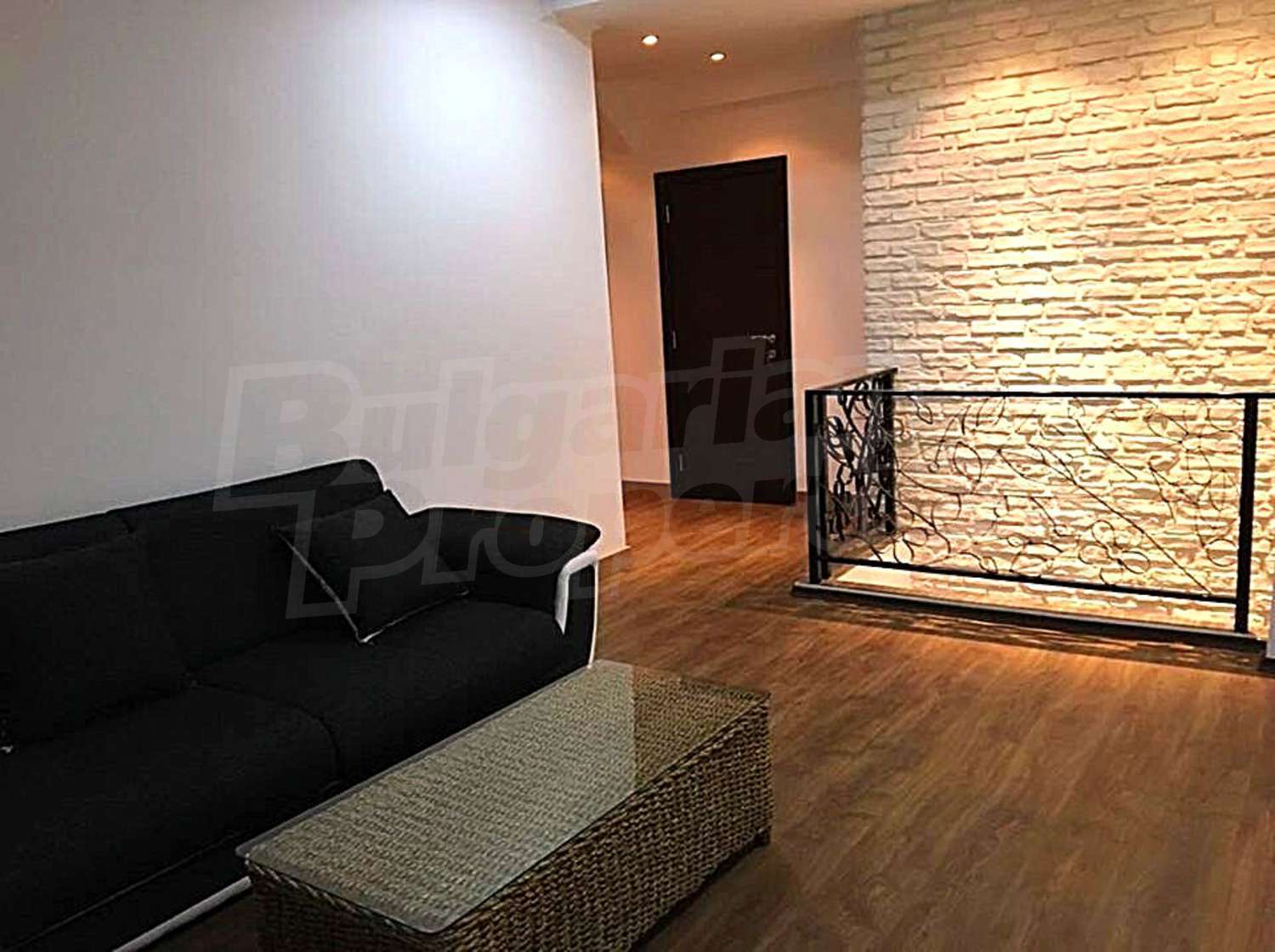 Gallery Picture 32