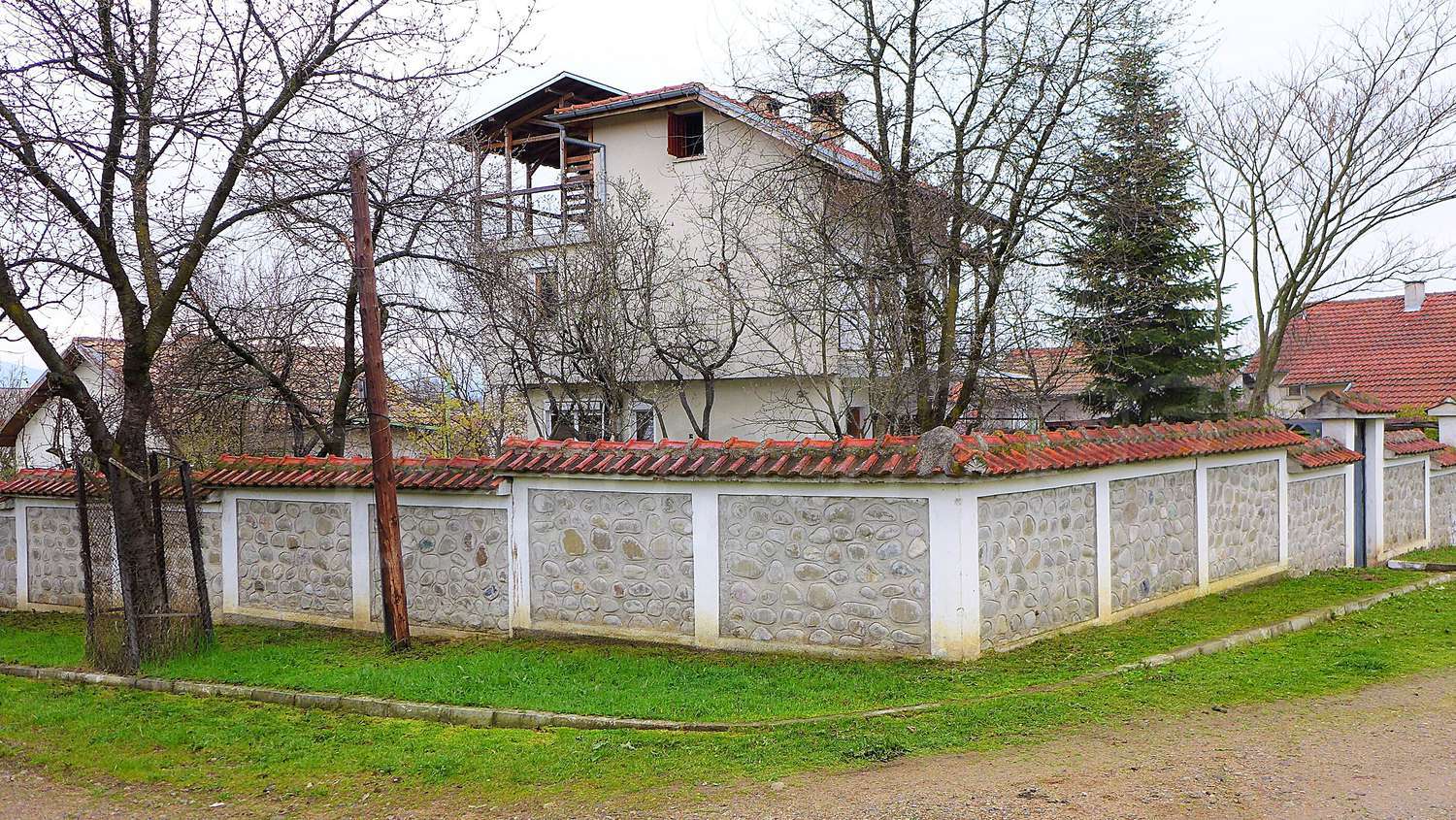 House on 4 levels with a large garden in the spa resort town of Pavel Banya near Stara Zagora