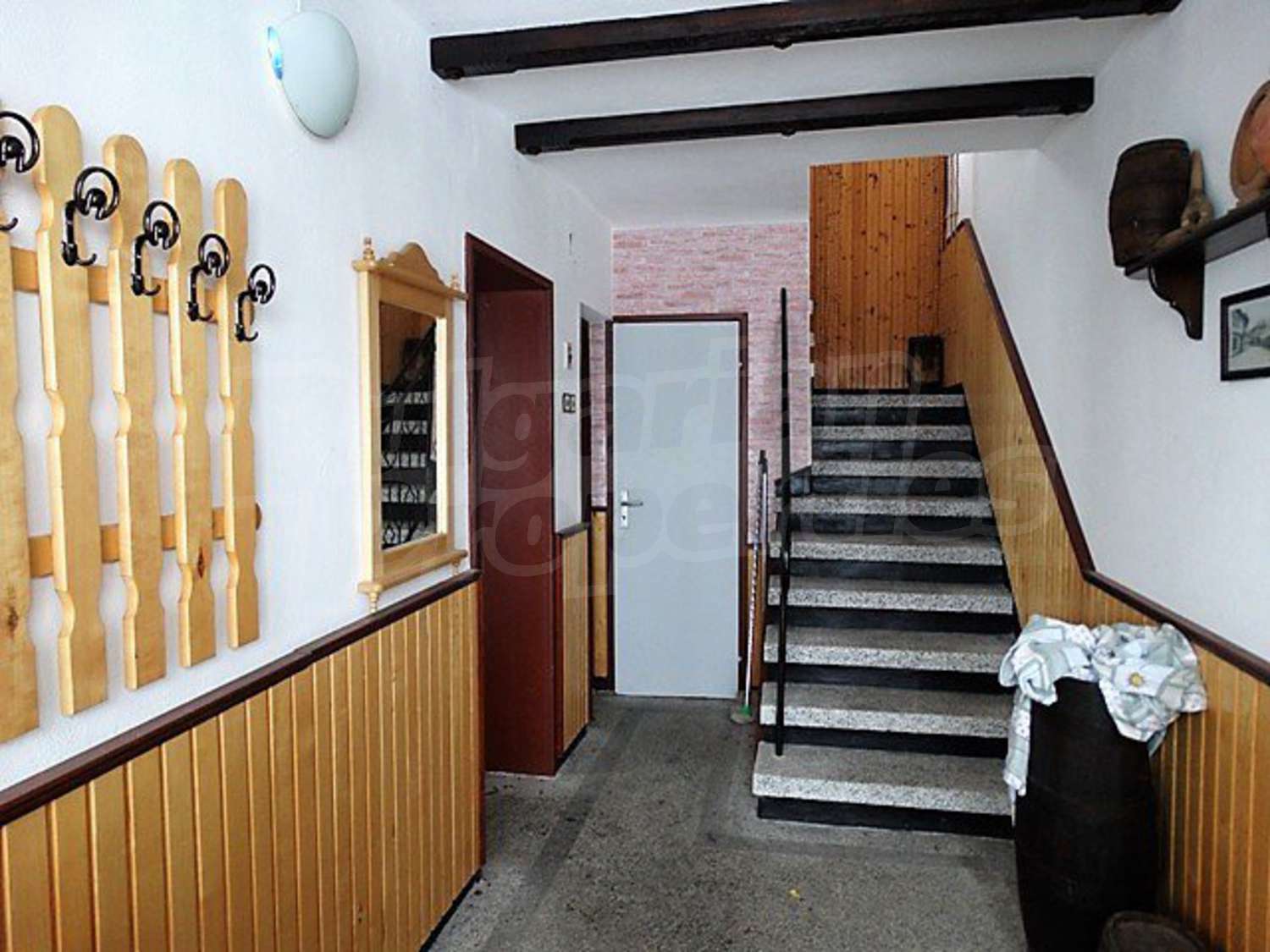 Large three-storey house in the Tryavna Balkan, 8 km from the town of Tryavna