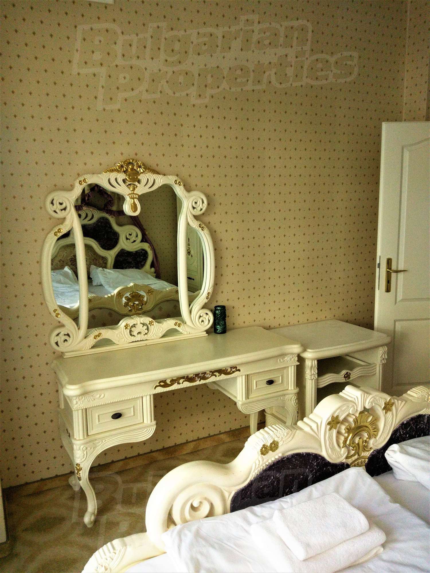 Gallery Picture 6