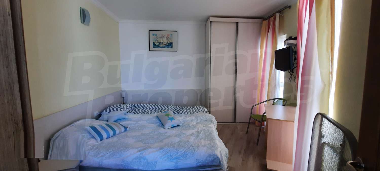 Gallery Picture 12