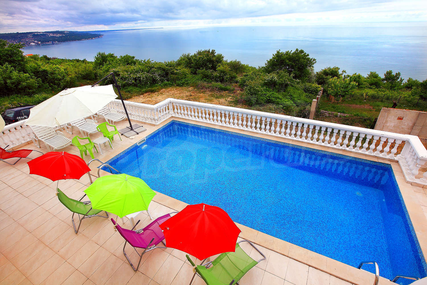 Luxury villa with swimming pool and beautiful sea view