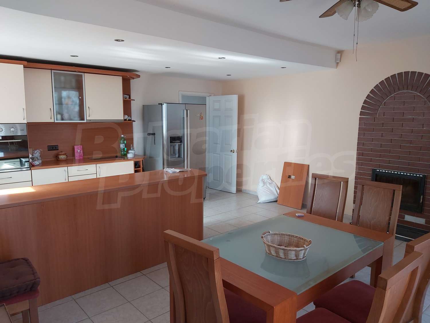 Fully furnished three-storey house in Perchemliata area near the resort Golden Sands