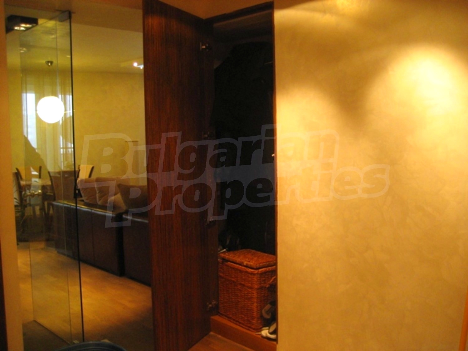 Gallery Picture 10