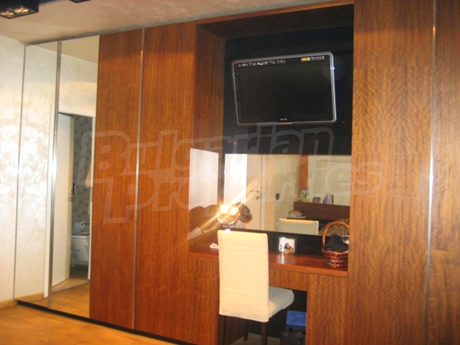 Gallery Picture 19